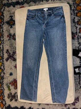 H&M Straight-Leg Women's Jeans in Medium Blue Wash